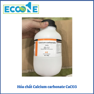 Hóa chất Calcium carbonate CaCO₃ tinh khiết,dùng cho phòng thí nghiệm, nghiên cứu hóa học cơ bản. Dạng bột trắng ổn định, không mùi, ứng dụng trong giáo dục, phân tích và sản xuất hóa chất có giá từ 56,000 đến 84,000đ/chai 500g