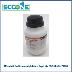 Sodium molybdate dihydrate (Na₂MoO₄·2H₂O) – hóa chất phòng thí nghiệm tinh khiết, ứng dụng trong phân tích, xử lý nước và nghiên cứu hóa học. Dành cho kỹ thuật viên, nhà nghiên cứu, dễ hòa tan và ổn định có giá từ 290,000 đến 490,000đ/chai 500g